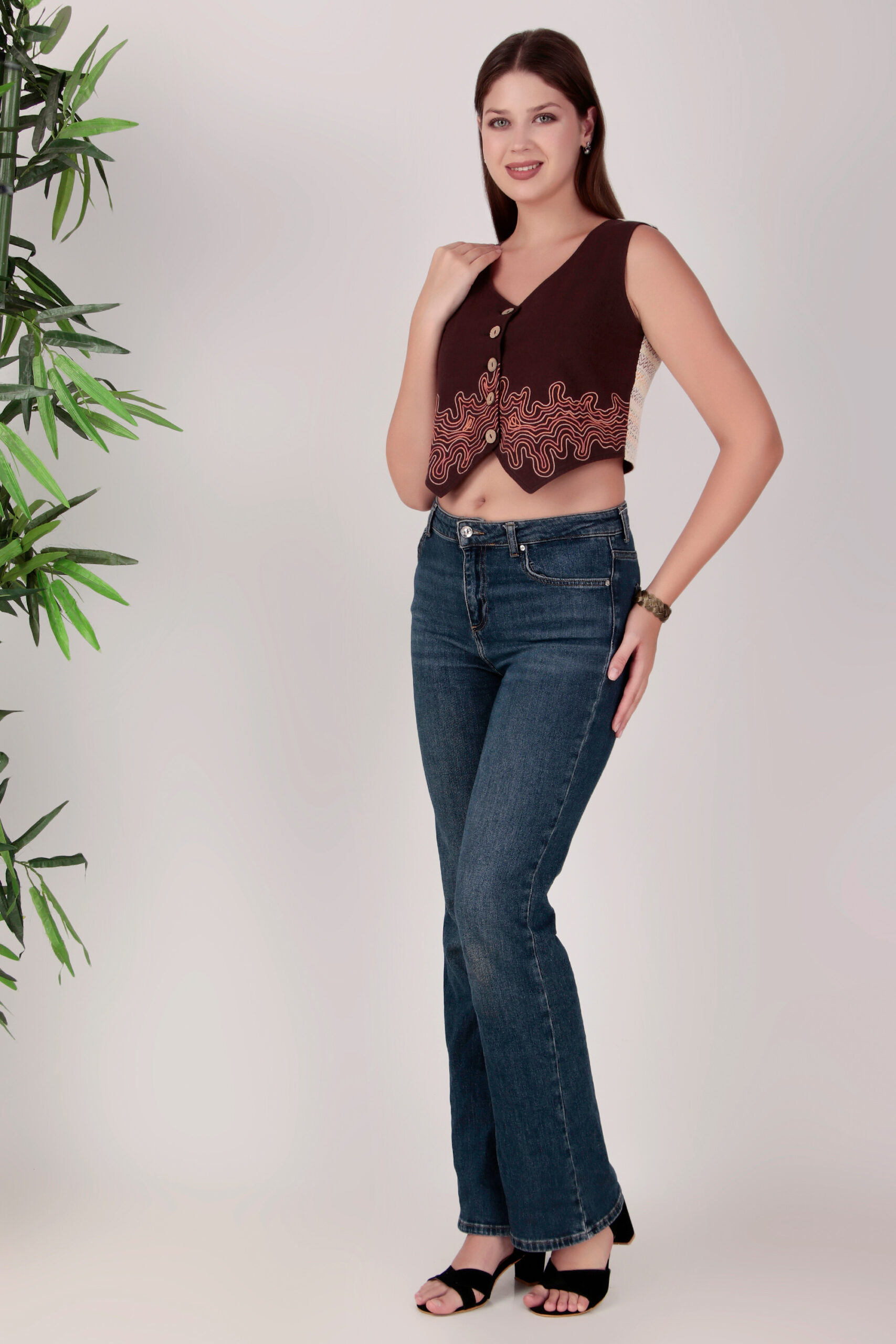 Ari Embroidery Vest - Image 6
