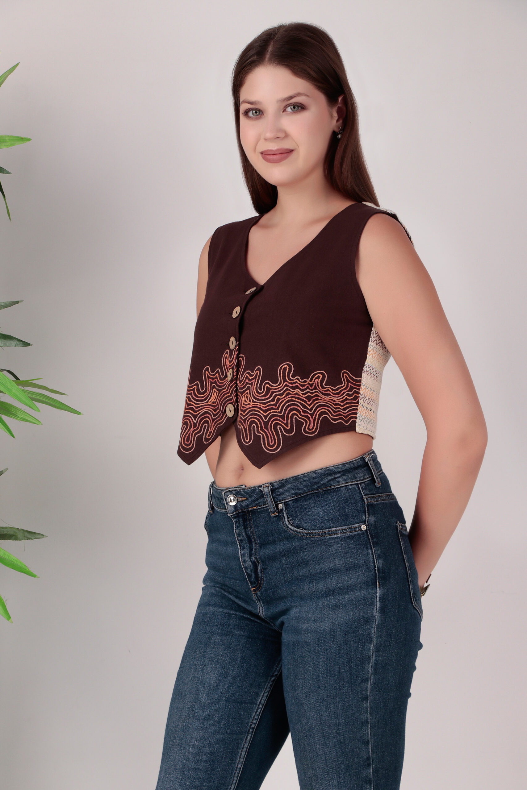 Ari Embroidery Vest - Image 4