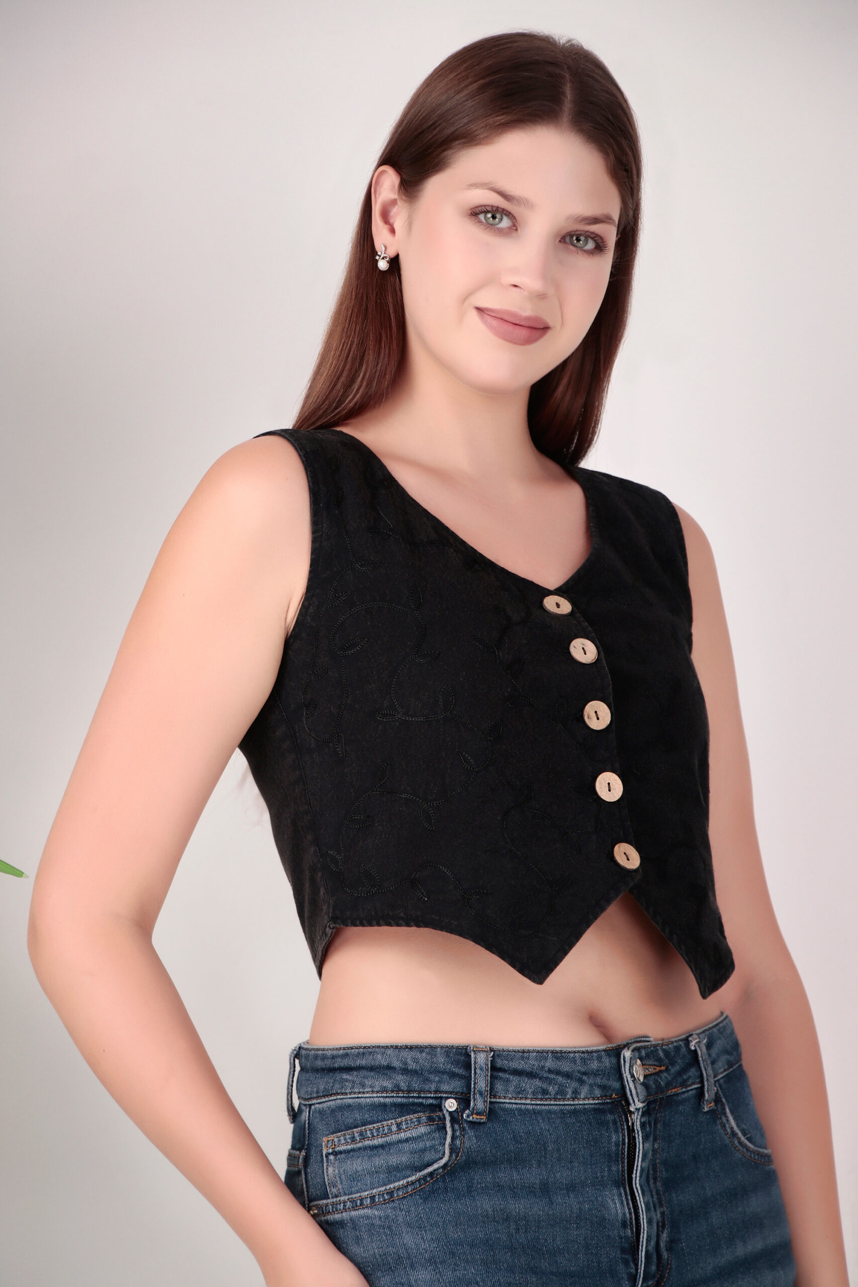 Ari Embroidery Vest - Image 4